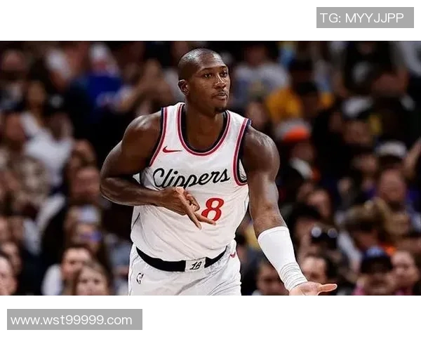 克里斯邓恩的篮球旅程与成长故事：从新秀到球队核心的蜕变之路